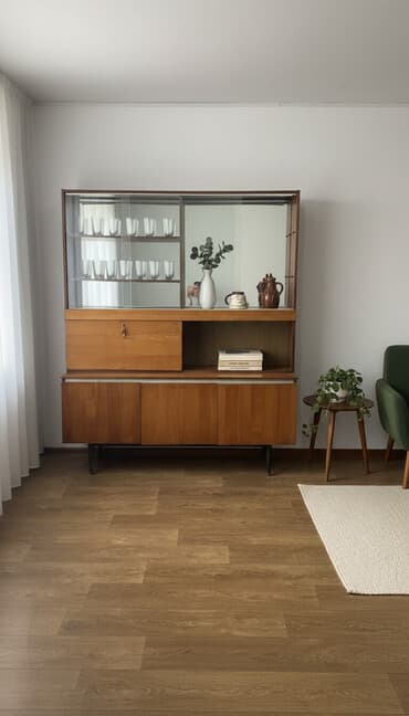 Продается сервант стеклянный, с зеркалом срочно!
2000 сом! at lalafo.kg Продается сервант стеклянный, с зеркалом срочно!
2000 сом!