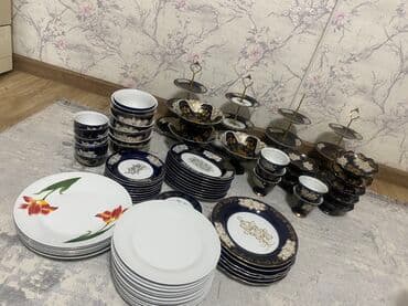 Большой набор столовой и чайной посуды из фарфора. Состав по фото: - at lalafo.kg Большой набор столовой и чайной посуды из фарфора. Состав по фото: -