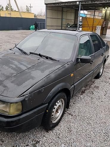 Volkswagen Passat: 1988 г., 1.8 л, Механика, Газ, Седан at lalafo.kg Volkswagen Passat: 1988 г., 1.8 л, Механика, Газ, Седан