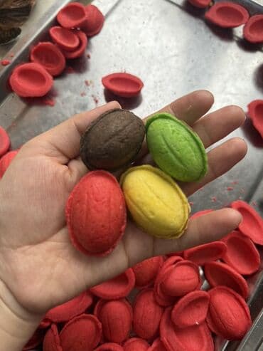 Набор мини-десертов в прозрачных стаканчиках с купольной крышкой. - at lalafo.kg Набор мини-десертов в прозрачных стаканчиках с купольной крышкой. -