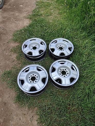 Литые Диски R 15 Комплект, отверстий - 5, Б/у at lalafo.kg Литые Диски R 15 Комплект, отверстий - 5, Б/у