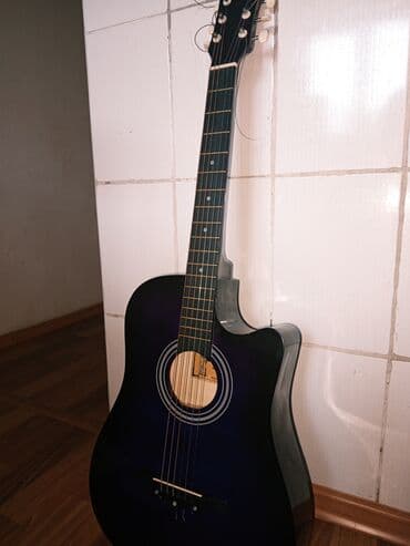 Акустическая гитара с вырезом (cutaway), корпус формата дредноут at lalafo.kg Акустическая гитара с вырезом (cutaway), корпус формата дредноут