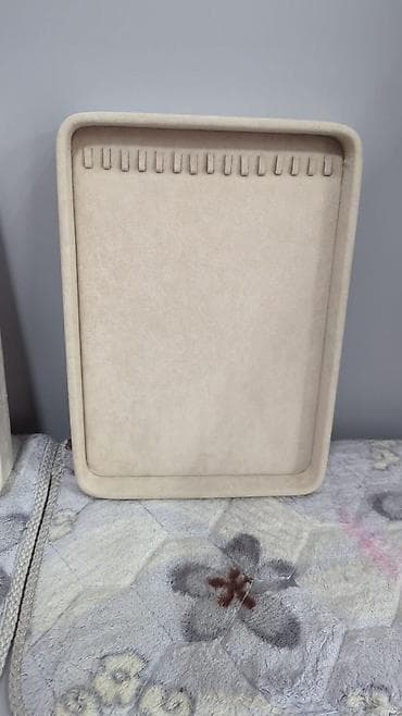 Лоток-органайзер для украшений, бежевый - Формат: квадратный, с at lalafo.kg Лоток-органайзер для украшений, бежевый - Формат: квадратный, с