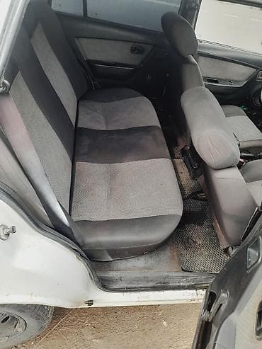 Daewoo Nexia: 2010 г., 1.6 л, Механика, Бензин, Седан at lalafo.kg Daewoo Nexia: 2010 г., 1.6 л, Механика, Бензин, Седан