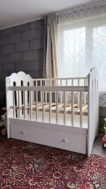 Детская кроватка с бортиками и выдвижным ящиком - Материал at lalafo.kg Детская кроватка с бортиками и выдвижным ящиком - Материал