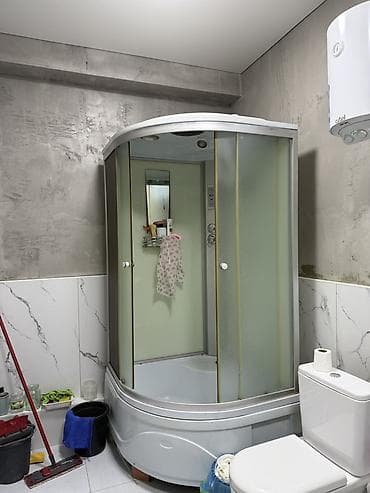 Душевая кабина угловая с высоким поддоном и раздвижными матовыми at lalafo.kg Душевая кабина угловая с высоким поддоном и раздвижными матовыми