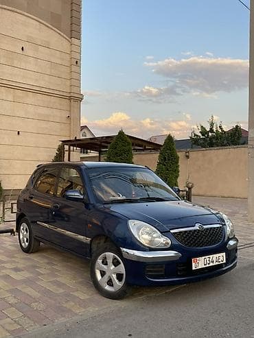 Daihatsu Sirion: 2003 г., 1 л, Автомат, Бензин, Хэтчбэк at lalafo.kg Daihatsu Sirion: 2003 г., 1 л, Автомат, Бензин, Хэтчбэк