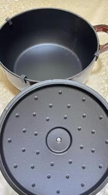 Чугунная кастрюля-казан Smeg с крышкой - Материал: толстостенный at lalafo.kg Чугунная кастрюля-казан Smeg с крышкой - Материал: толстостенный