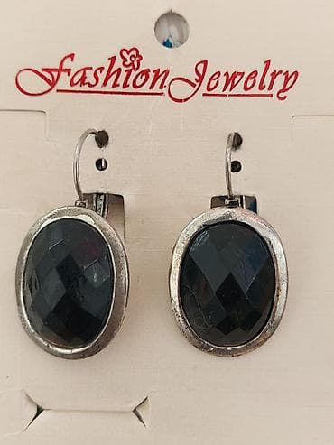 Продаю новые серьги. Остались после закрытия торговой точки. Цены at lalafo.kg — 2 Продаю новые серьги. Остались после закрытия торговой точки. Цены — 2