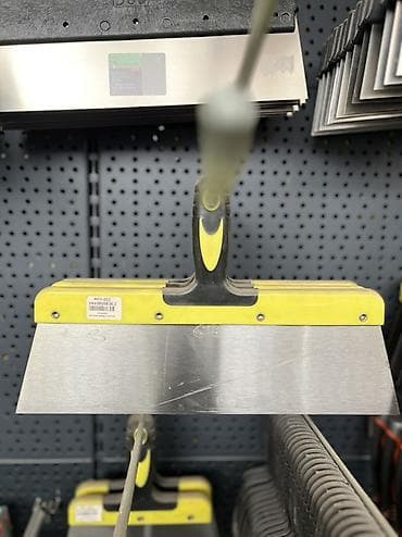 Широкий шпатель для шпаклёвки и выравнивания стен/потолков. - Полотно at lalafo.kg Широкий шпатель для шпаклёвки и выравнивания стен/потолков. - Полотно