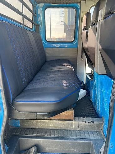 Заднее сиденье, Кожа, ГАЗ at lalafo.kg Заднее сиденье, Кожа, ГАЗ
