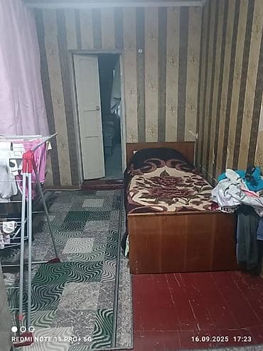 Продажа времянок: Продаю благоустроенный дом. 3 спальни,зал,кухня, душ - туалет ( туалет at lalafo.kg — 2 Продажа времянок: Продаю благоустроенный дом. 3 спальни,зал,кухня, душ - туалет ( туалет — 2