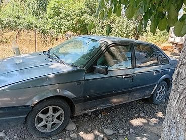 Volkswagen Passat: 1989 г., 1.8 л, Механика, Бензин, Седан at lalafo.kg Volkswagen Passat: 1989 г., 1.8 л, Механика, Бензин, Седан