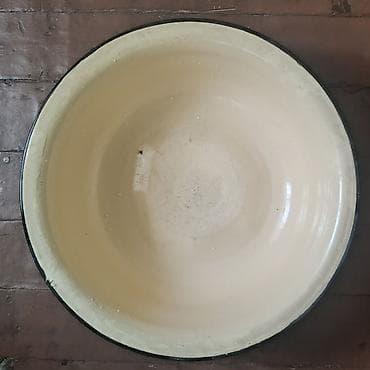 Эмалированный таз (миска) большого диаметра. Объем 15 литров - at lalafo.kg Эмалированный таз (миска) большого диаметра. Объем 15 литров -