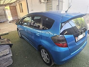 Honda Fit: 2009 г., 1.4 л, Механика, Бензин, Хэтчбэк at lalafo.kg Honda Fit: 2009 г., 1.4 л, Механика, Бензин, Хэтчбэк