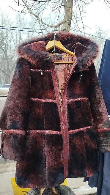 Шуба, Короткая модель, С капюшоном, M at lalafo.kg Шуба, Короткая модель, С капюшоном, M