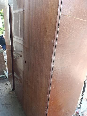 Шифоньер, Б/у, Прямой, цвет - Коричневый, ЛДСП at lalafo.kg Шифоньер, Б/у, Прямой, цвет - Коричневый, ЛДСП