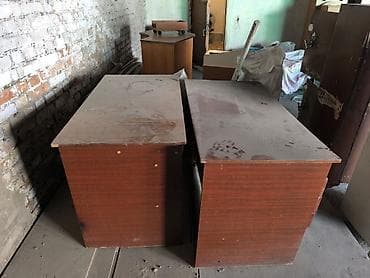 Офис столдору: Компьютердик үстөлү, Колдонулган, Текчелери бар lalafo.kg да — 1 Офис столдору: Компьютердик үстөлү, Колдонулган, Текчелери бар — 1