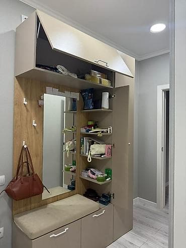 Шкаф-прихожая, С зеркалом, ЛДСП at lalafo.kg Шкаф-прихожая, С зеркалом, ЛДСП