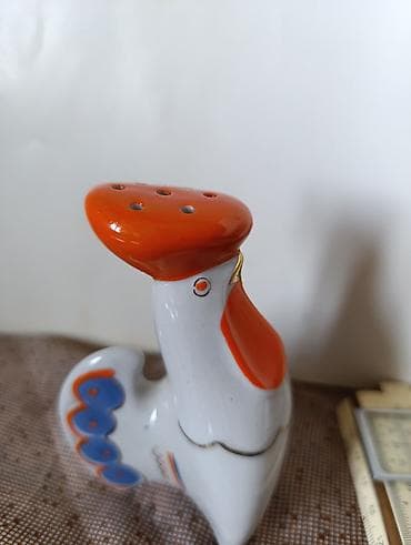 Продаются солонка Петух фарфор СССР Полонский завод высота 10 см at lalafo.kg Продаются солонка Петух фарфор СССР Полонский завод высота 10 см