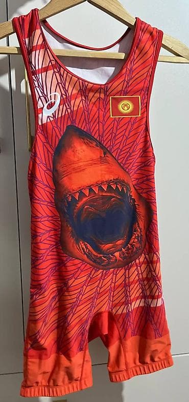 Борцовский трико Asics с ярким принтом «акула» и флагом Кыргызстана на at lalafo.kg Борцовский трико Asics с ярким принтом «акула» и флагом Кыргызстана на