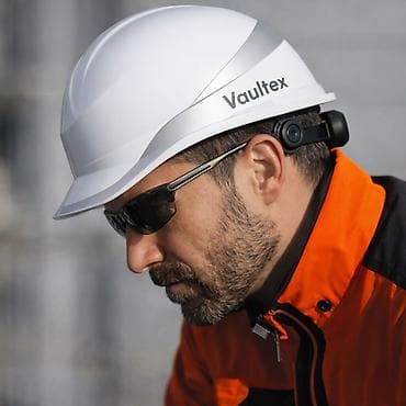 Каска Delta Plus Прочная защитная каска для строительных и at lalafo.kg Каска Delta Plus Прочная защитная каска для строительных и