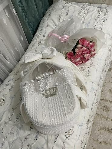 Праздничный комплект для новорождённого: переноска-люлька конверт - at lalafo.kg Праздничный комплект для новорождённого: переноска-люлька конверт -