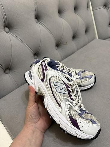 Мужские кроссовки, 38.5, New Balance, Б/у, цвет - Белый, Самовывоз at lalafo.kg Мужские кроссовки, 38.5, New Balance, Б/у, цвет - Белый, Самовывоз