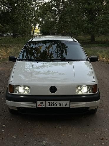 Volkswagen Passat Variant: 1989 г., 1.8 л, Механика, Бензин, Универсал at lalafo.kg Volkswagen Passat Variant: 1989 г., 1.8 л, Механика, Бензин, Универсал