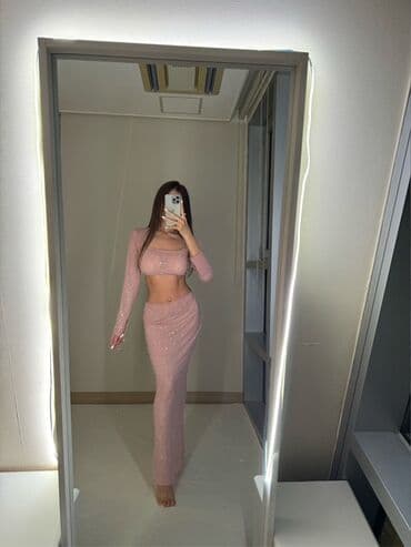 Костюм с юбкой, Модель юбки: Прямая, Макси, Топ, S, M at lalafo.kg Костюм с юбкой, Модель юбки: Прямая, Макси, Топ, S, M