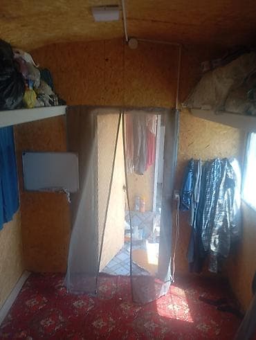 Бытовка/вагончик жилой, утеплённый ОСБ внутри. Планировка: одно lalafo.kg да Бытовка/вагончик жилой, утеплённый ОСБ внутри. Планировка: одно