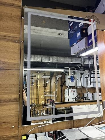 Зеркало с подсветкой для ванной комнаты. - Прямоугольная форма at lalafo.kg Зеркало с подсветкой для ванной комнаты. - Прямоугольная форма