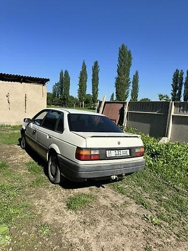 Volkswagen Passat: 1990 г., 1.8 л, Механика, Бензин, Седан at lalafo.kg Volkswagen Passat: 1990 г., 1.8 л, Механика, Бензин, Седан