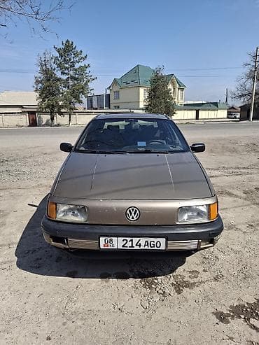 Volkswagen Passat: 1989 г., 1.8 л, Ручные, Бензин, Седан at lalafo.kg Volkswagen Passat: 1989 г., 1.8 л, Ручные, Бензин, Седан