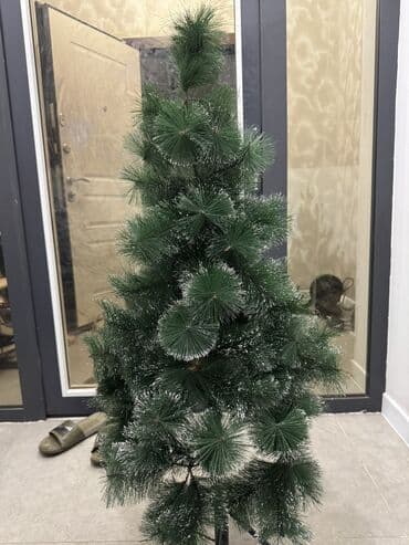 Искусственный зеленый 🌲 высота 1м (цена2500 at lalafo.kg Искусственный зеленый 🌲 высота 1м (цена2500