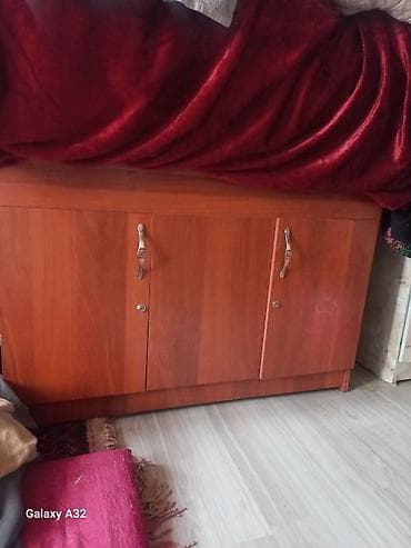 Тумба для вещей и одежды, Без зеркала, ЛДСП, цвет - Коричневый at lalafo.kg Тумба для вещей и одежды, Без зеркала, ЛДСП, цвет - Коричневый