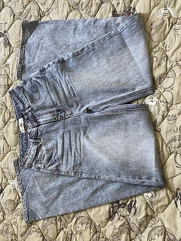 Серые джинсы с эффектом выбеленного денима (acid wash). - Посадка at lalafo.kg Серые джинсы с эффектом выбеленного денима (acid wash). - Посадка