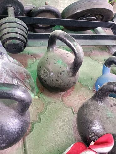 Гиря для силовых тренировок. Подходит для упражнений, направленных на at lalafo.kg Гиря для силовых тренировок. Подходит для упражнений, направленных на