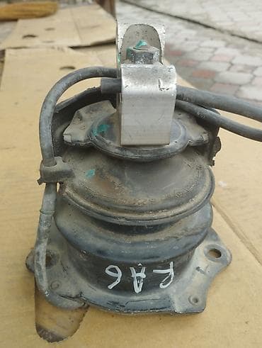 Подушка мотора BMW at lalafo.kg Подушка мотора BMW