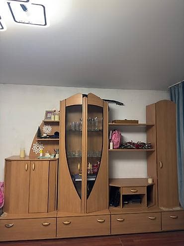 Офис эмереги: Продаю шкаф-стенку. Состояние хорошее.Есть торг. - Центральная витрина lalafo.kg да — 1 Офис эмереги: Продаю шкаф-стенку. Состояние хорошее.Есть торг. - Центральная витрина — 1