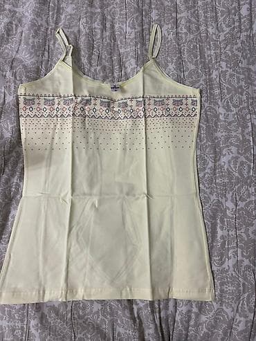 Женские майки-камисоли на тонких бретелях Особенности: - Фасон at lalafo.kg — 3 Женские майки-камисоли на тонких бретелях Особенности: - Фасон — 3