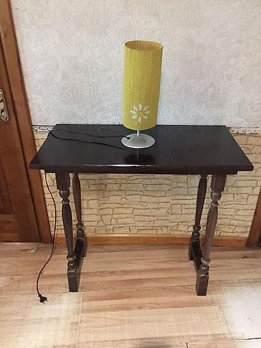 Стол универсал.Выс.0,80 см . дл 0,84х0,42 . Ручная работа. Цена at lalafo.kg Стол универсал.Выс.0,80 см . дл 0,84х0,42 . Ручная работа. Цена