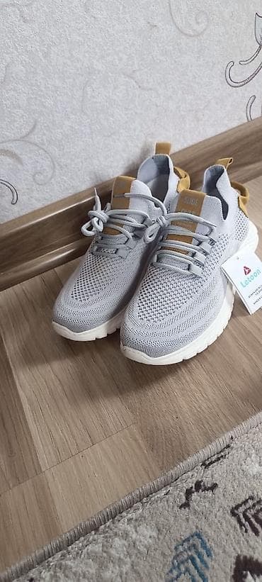 Мужские кроссовки, 41, Новый, цвет - Серый, Самовывоз at lalafo.kg Мужские кроссовки, 41, Новый, цвет - Серый, Самовывоз