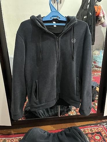 Баардык кийимдер сатылат двойка спортивный, джинсы, футболка, худи at lalafo.kg — 6 Баардык кийимдер сатылат двойка спортивный, джинсы, футболка, худи — 6