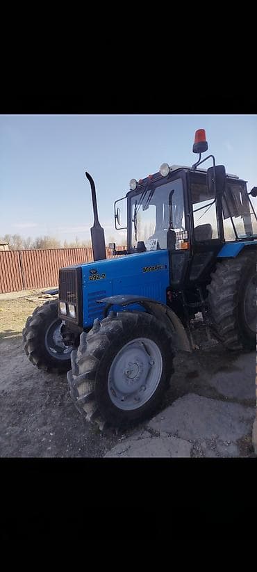 Трактор Беларус МТЗ-892.2 - Полный привод (4x4), передний ведущий at lalafo.kg Трактор Беларус МТЗ-892.2 - Полный привод (4x4), передний ведущий