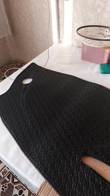 Плоские Полики Для салона цвет - Черный, Б/у, Самовывоз at lalafo.kg — 2 Плоские Полики Для салона цвет - Черный, Б/у, Самовывоз — 2