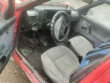 Volkswagen Gol: 1989 г., 1.8 л, Механика, Бензин, Хэтчбэк at lalafo.kg — 6 Volkswagen Gol: 1989 г., 1.8 л, Механика, Бензин, Хэтчбэк — 6