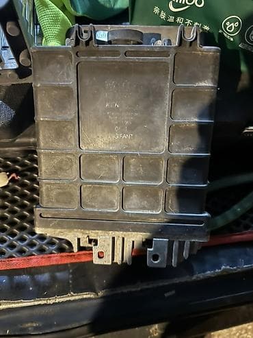 Volkswagen Audi блок управления двигателем (ЭБУ) с одним широким at lalafo.kg Volkswagen Audi блок управления двигателем (ЭБУ) с одним широким