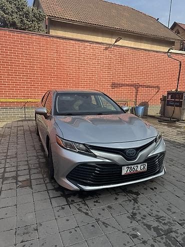 Toyota Camry: 2019 г., 2.5 л, Вариатор, Гибрид, Седан at lalafo.kg Toyota Camry: 2019 г., 2.5 л, Вариатор, Гибрид, Седан