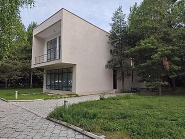 Продается двухэтажный коттедж площадью 197 кв. м. вместе с участком at lalafo.kg Продается двухэтажный коттедж площадью 197 кв. м. вместе с участком